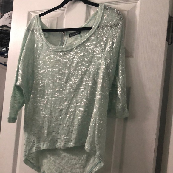 Almost Famous Mint Green hi low lightweight sweater size Medium - Picture 1 of 3